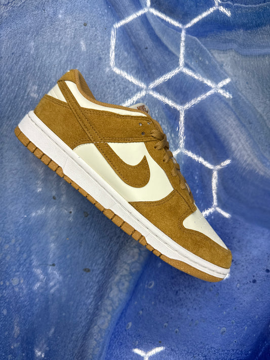 Nike dunk low Next nature Flax Coconut milk (women’s) size 8.5