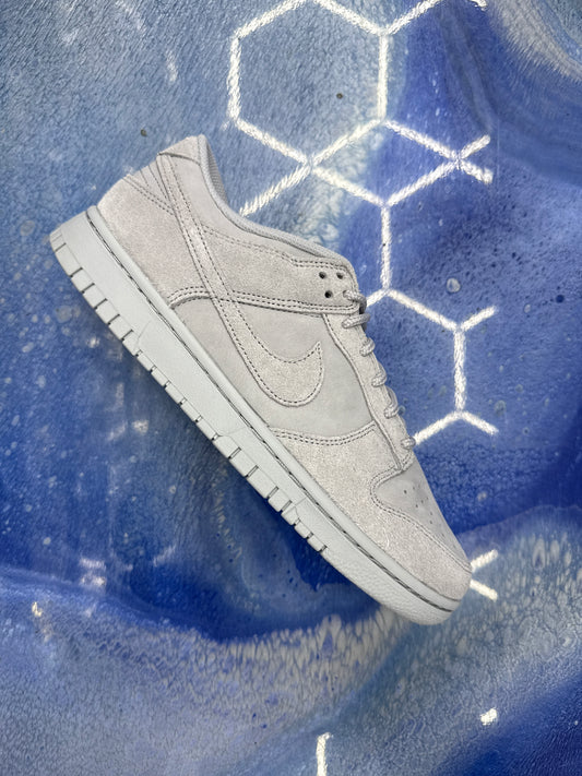 Nike dunk low SE wolf grey (men’s) size 9.5