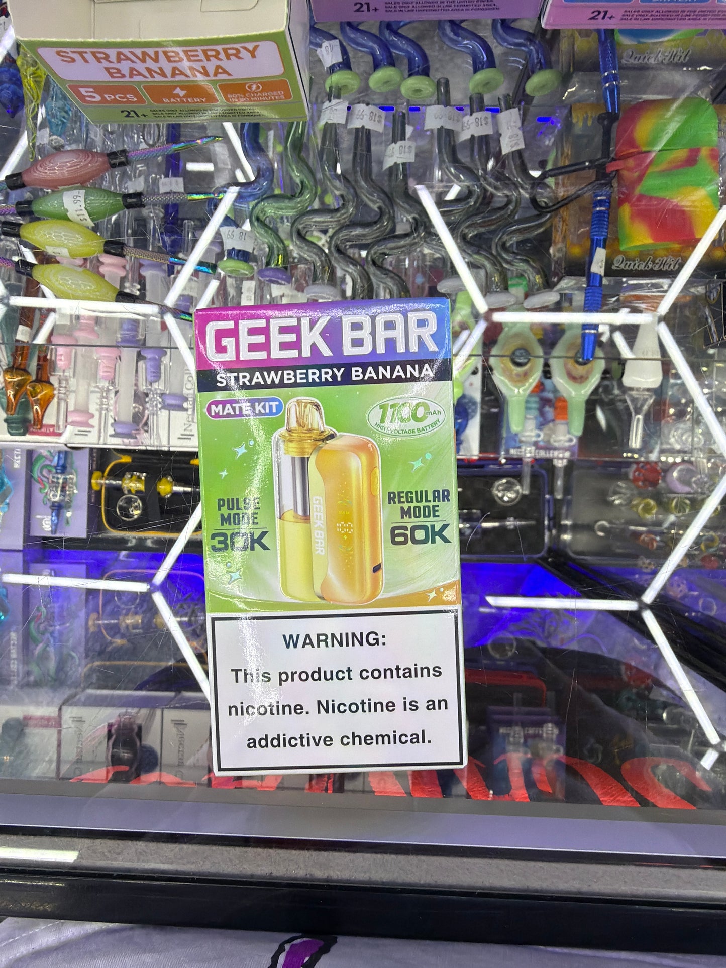 Geekbar Mate Kit 30k/60k hits Strawberry Banana
