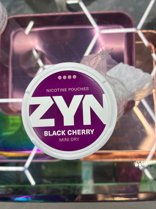 ZYN black cherry x-strong mini dry