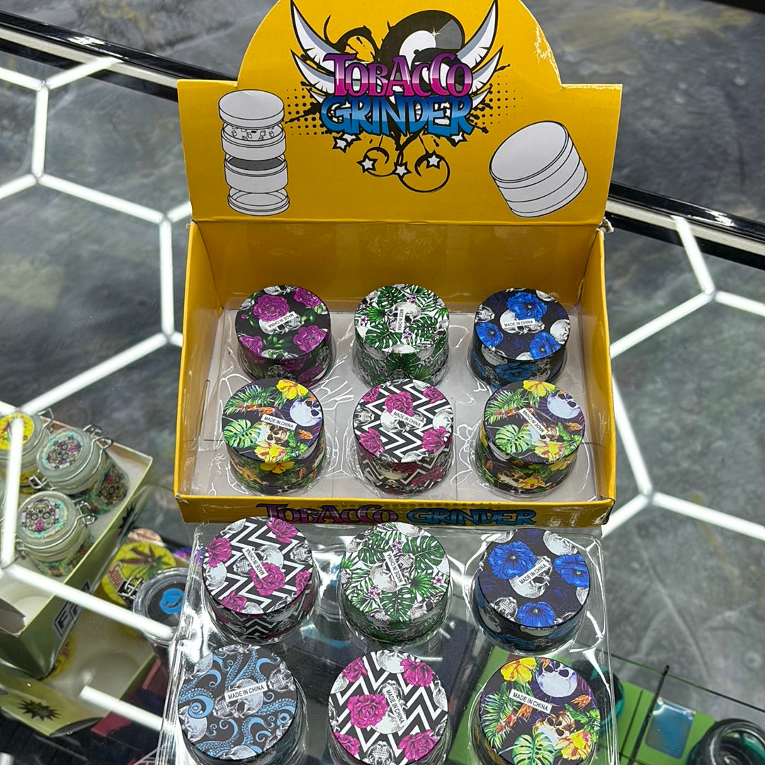 Tobacco grinder, medium size skull, design