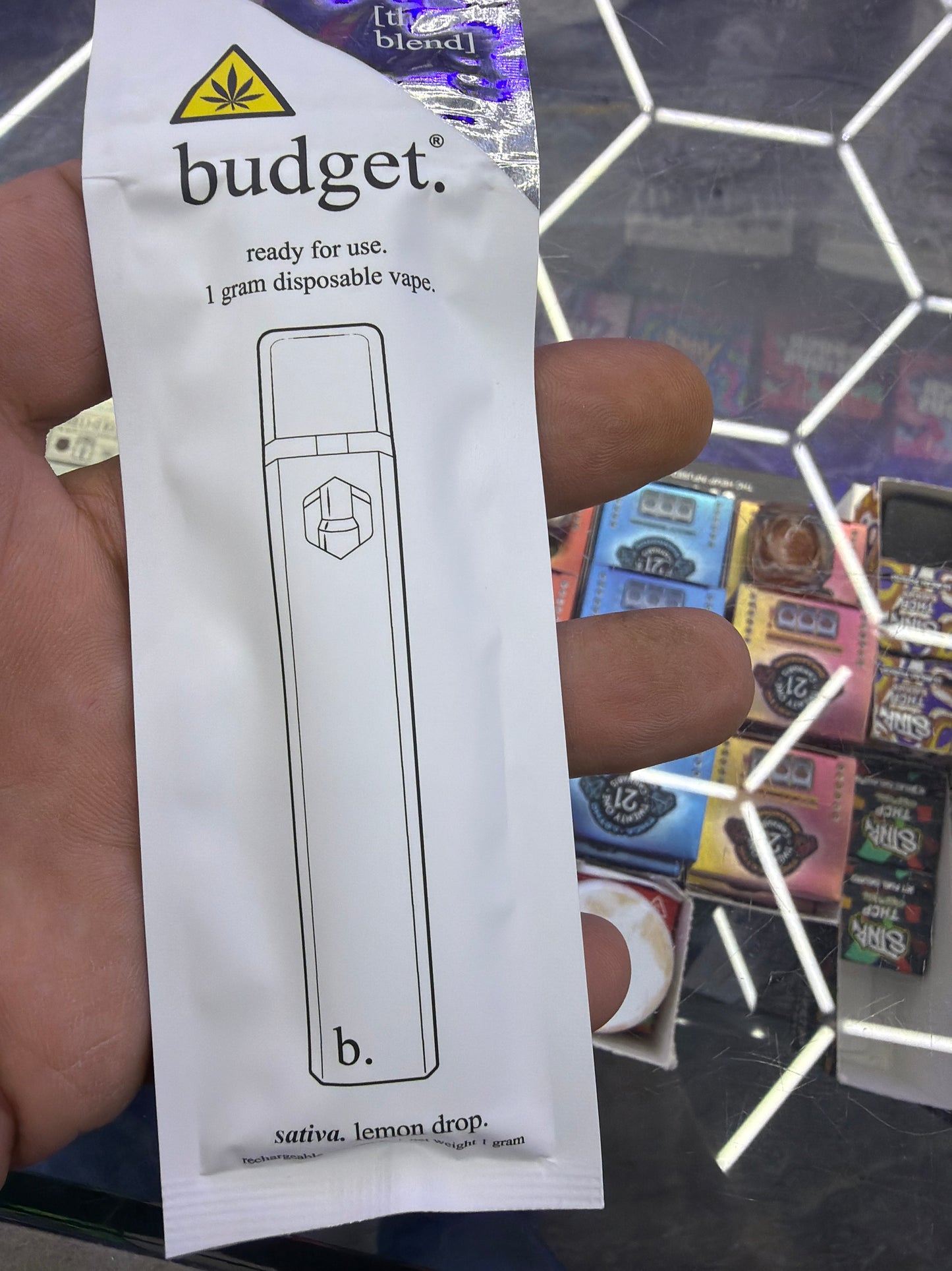 Budget 1 g disposable vape sativa lemon drop
