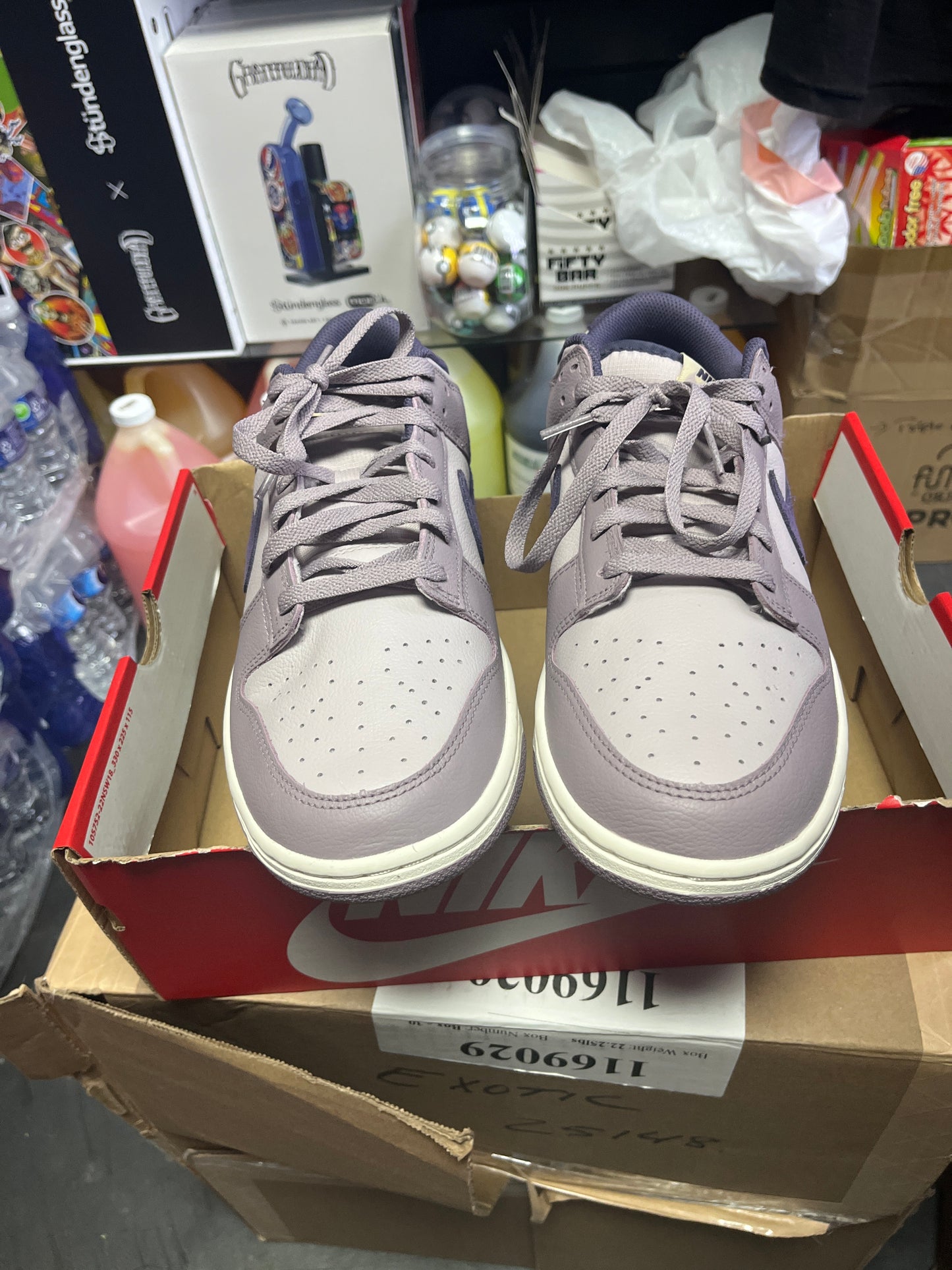 Nike dunk low se light violet ore size 11.5