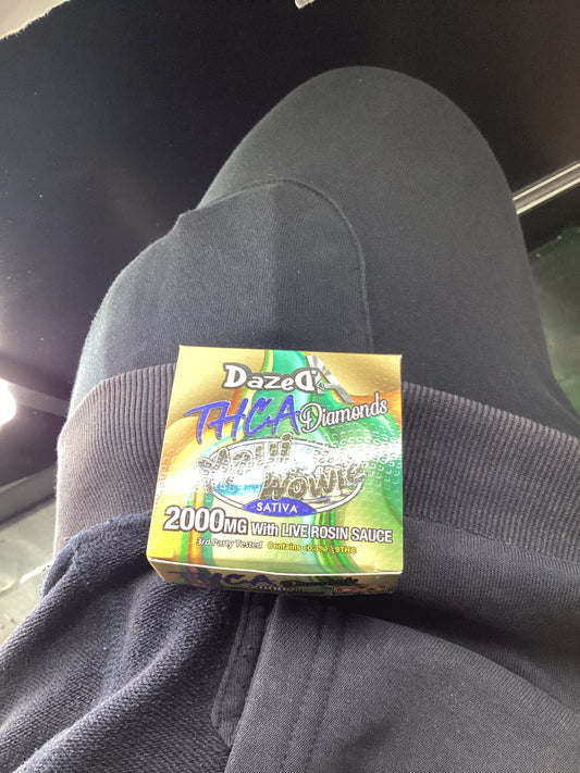 Dazed Thc a diamonds Maui wowie sativa 2000mg with live rosin sause