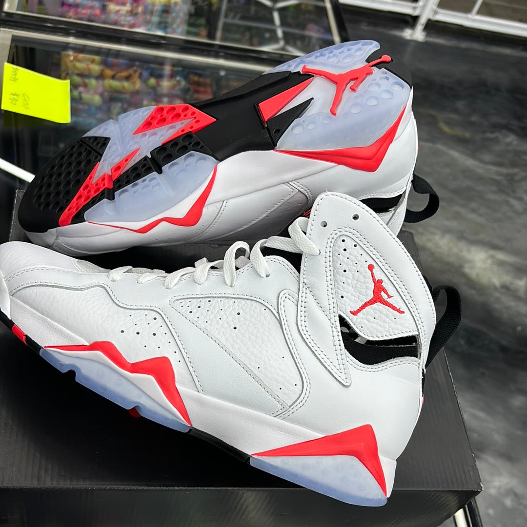 Air Jordan seven retro white/Crimson black size 10 M