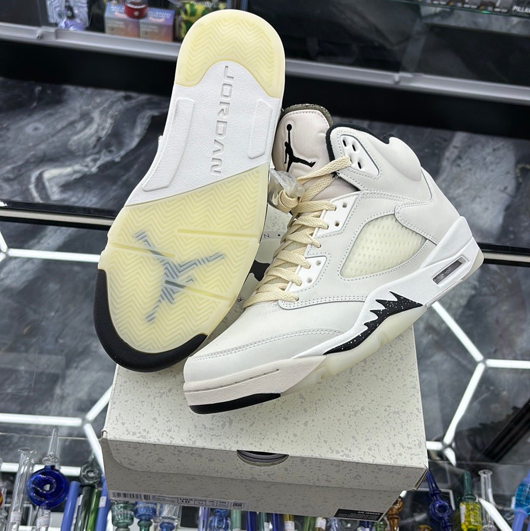 Air Jordan five retro SEFN77405–100  size 10 m￼