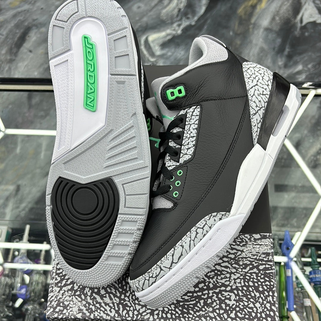 Air Jordan three retro black/green green glow – wolf gray size 11 M ￼