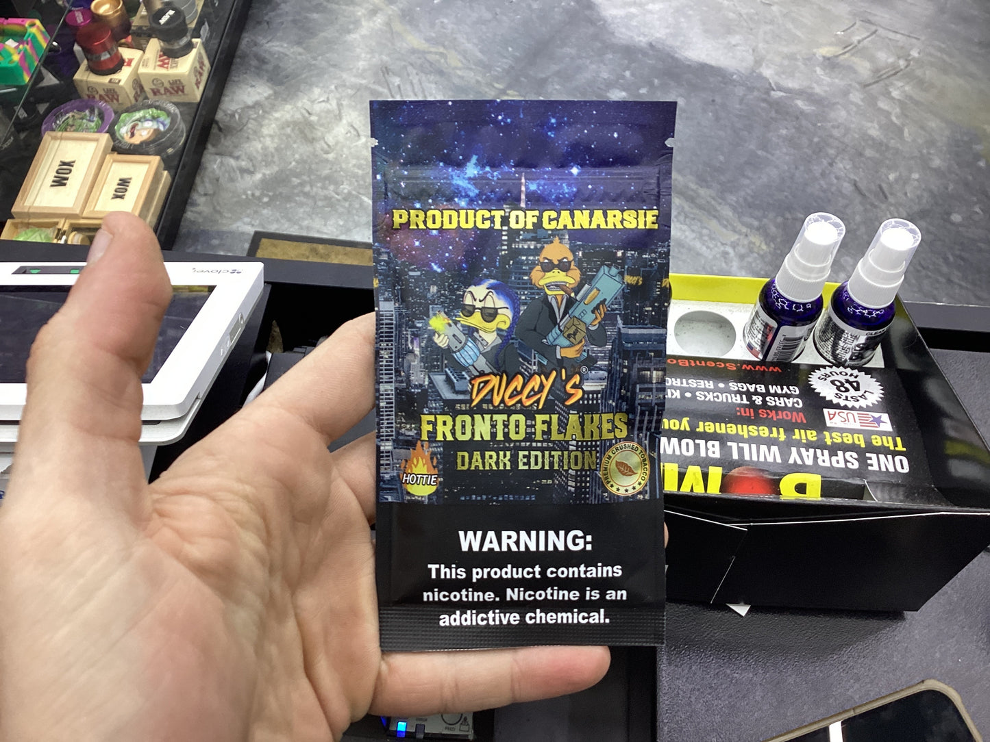 Duccys fronto flakes dark edition