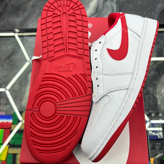 Air Jordan, one retro, low OG, white/university red – white size 11.5 M