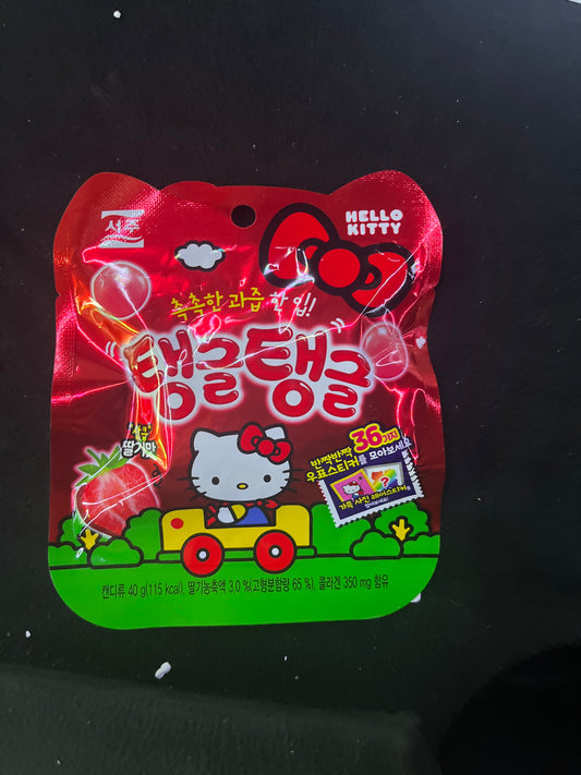 Hello kitty strawberry gummy