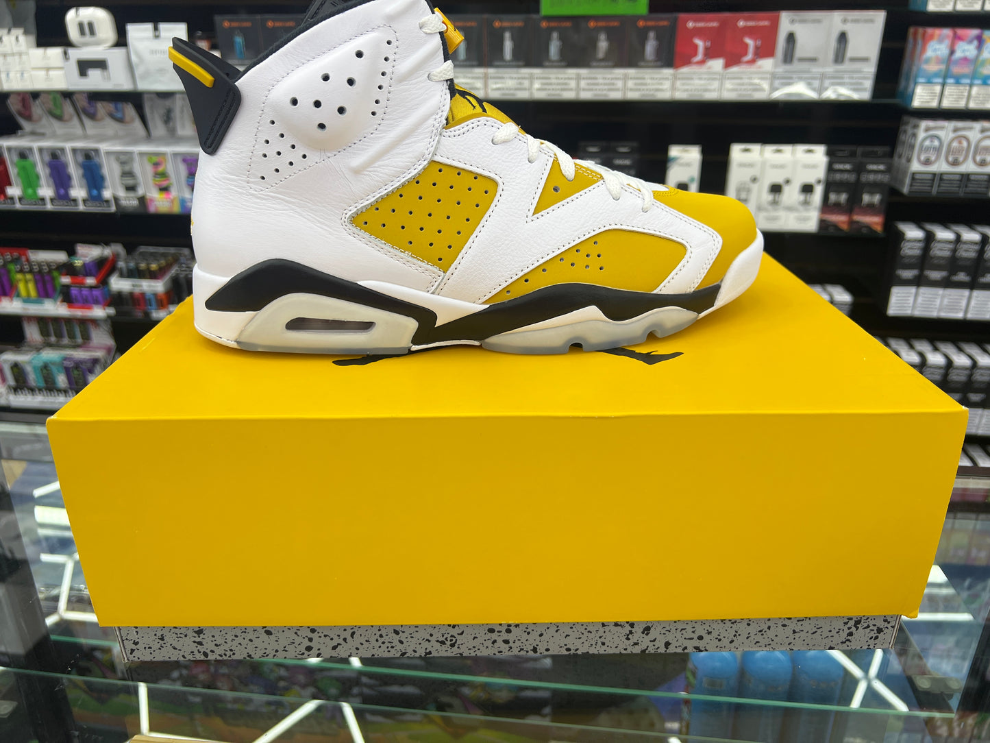 Jordan 6 Retro Yellow Ochre size 11