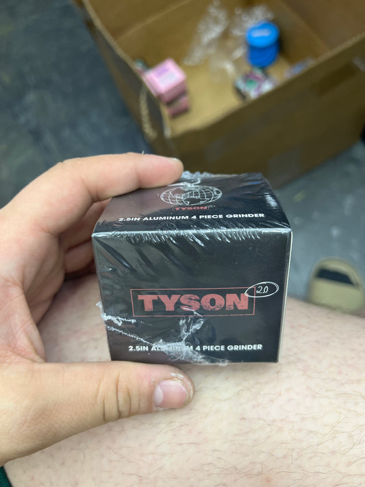 Tyson 2.5 in aluminum 4 piece grinder pigeon