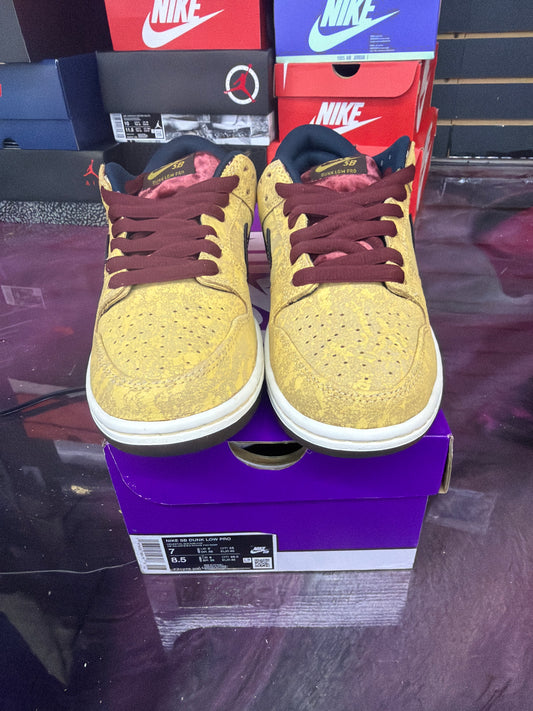 Nike SB Dunk Low City of Cinema size 7
