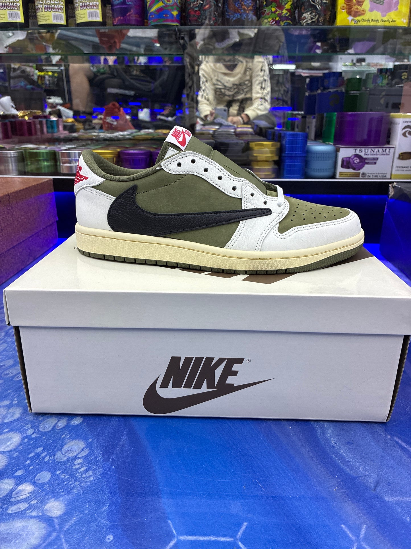 Air Jordan 1 low Travis olive size 11.5