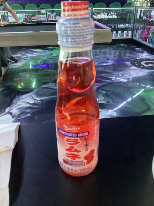 Ramune drink strawberry 200ml