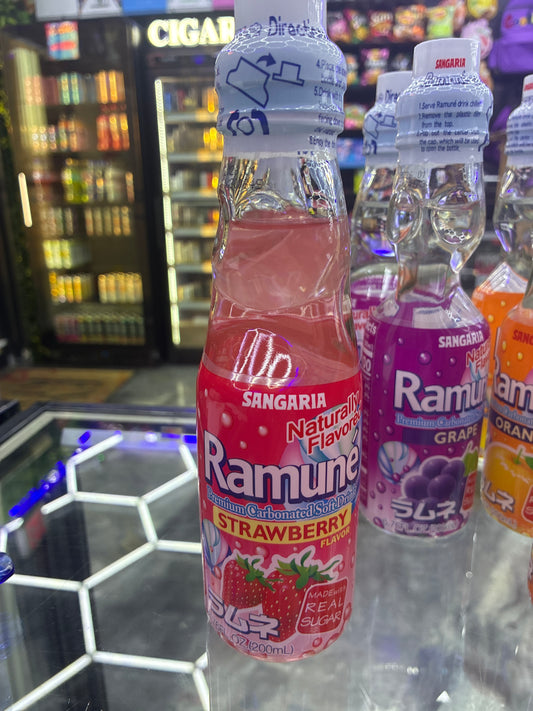 Ramune drink strawberry 200ml