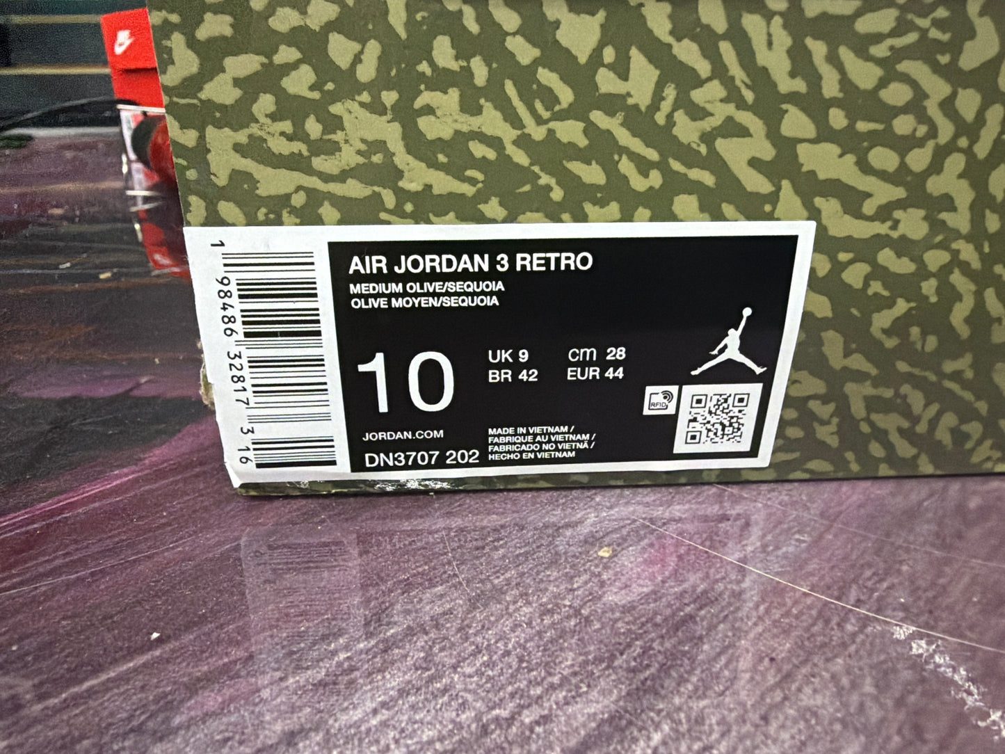 Jordan 3 Retro Family Affair Size 10