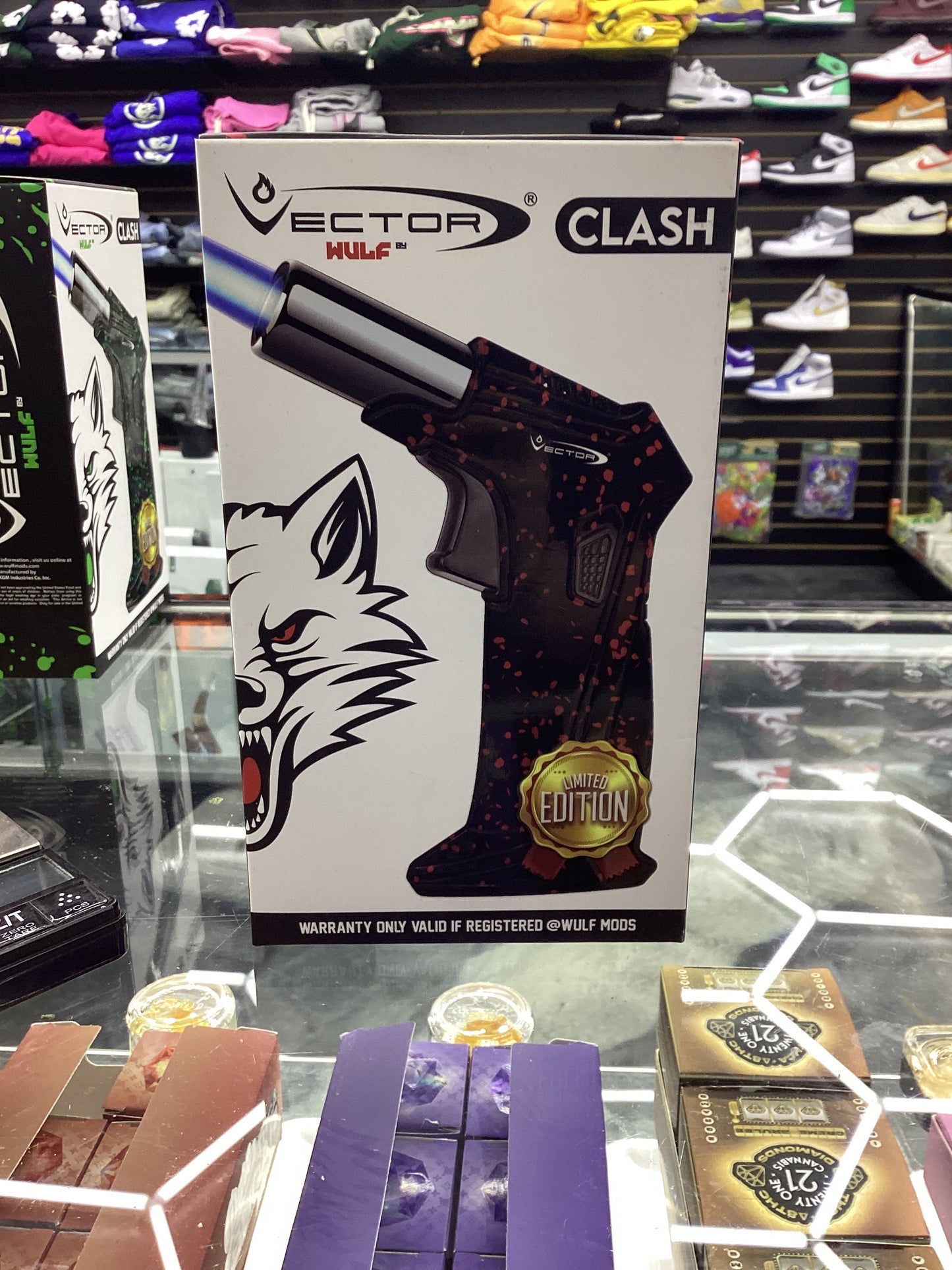 Vector Wulf limited edition clash black and red
