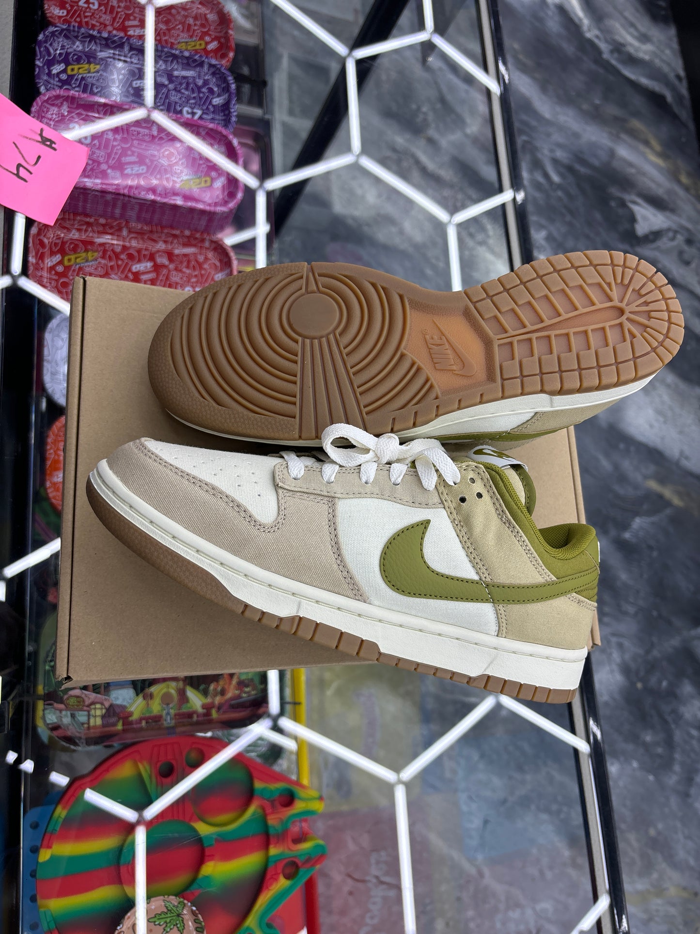 Nike dunk low sailor/Pacific moss cream size 9.5 M