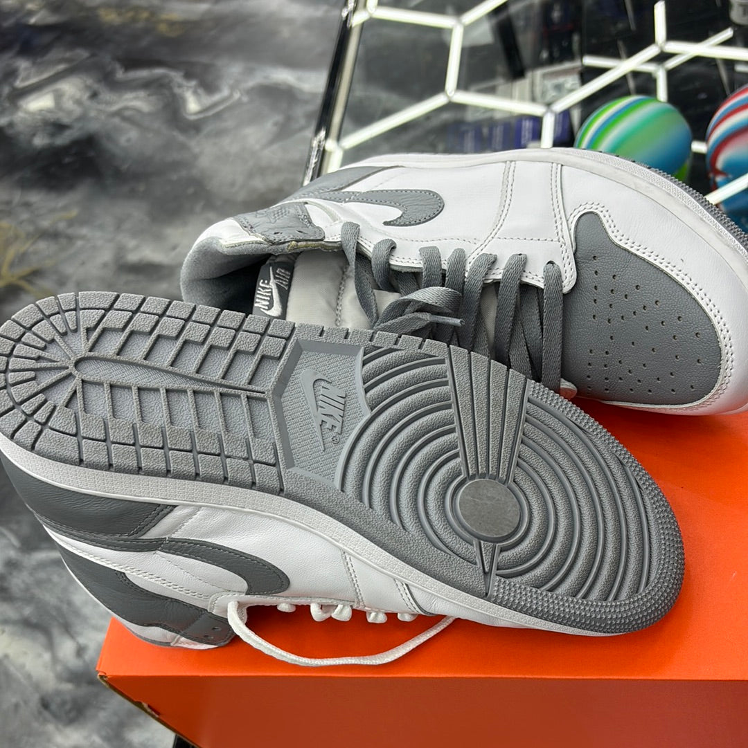 Air Jordan one retro high OG style 555088, color 037, size 9.5 M