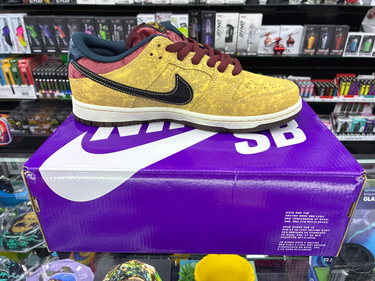 Nike sb dunk low pro celestial gold/black size 10