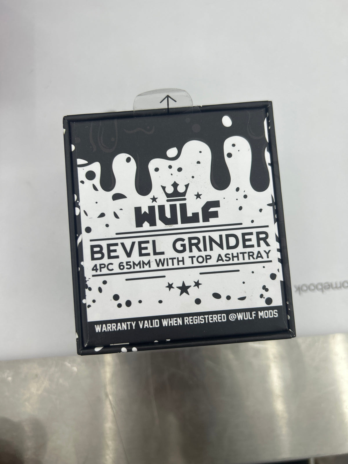 Wulf bevel grinder with top ashtray black w/white spots