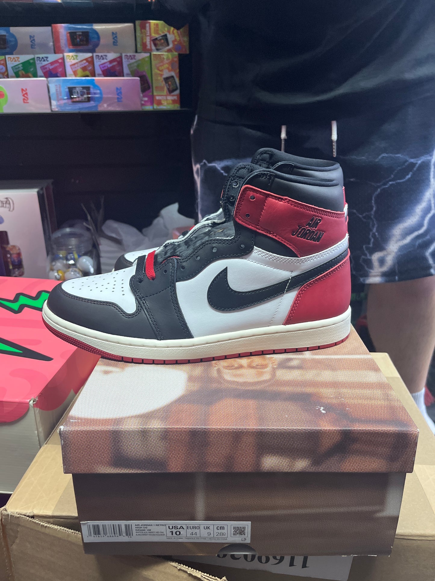 Air Jordan 1 retro high og Black Toe Reimagined size 12