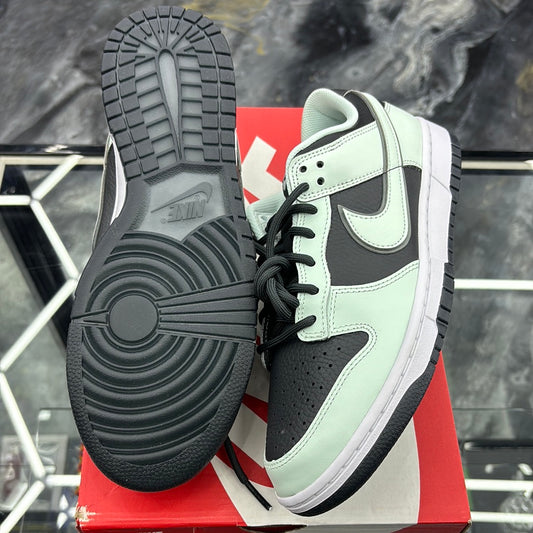 Nike dunk low retro PRM DK Smoke, gray/barely green grass fume fonce/very discrete ￼size 9.5