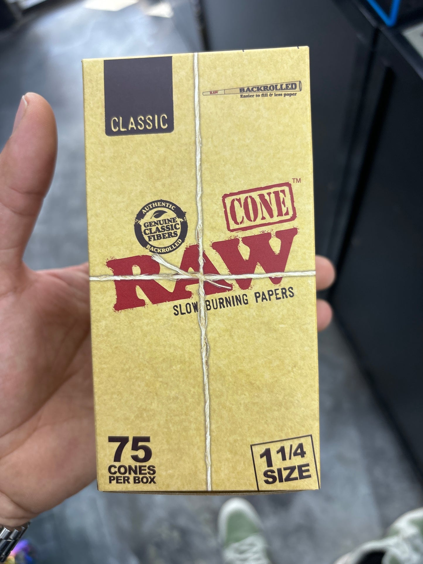 Raw classic 75 cones per box 1 1/4