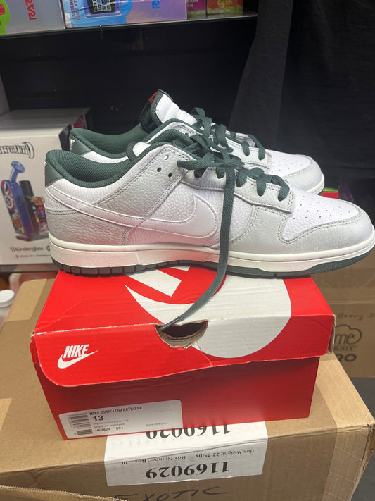Nike dunk low retro se Photon Dust Vintage Green size 12