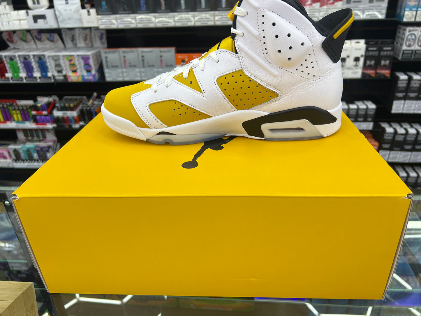 Jordan 6 Retro Yellow Ochre size 11