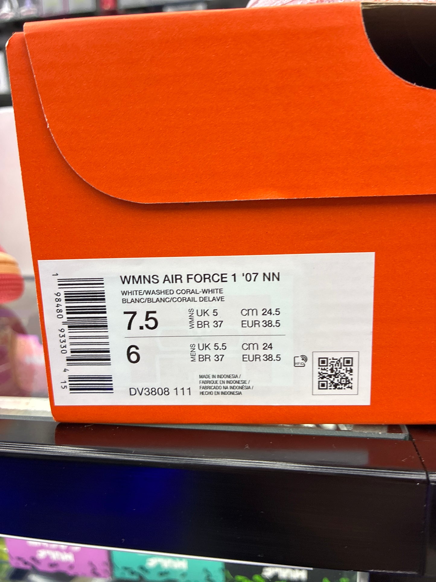 Wmns Air Force 1 07 NN size 7.5