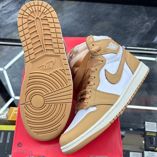 Air Jordan 1 retro high og  pral white sail size 10