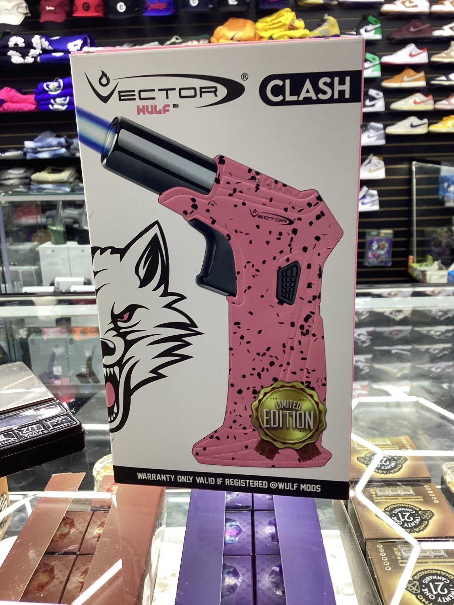 Vector Wulf limited edition clash pink and black