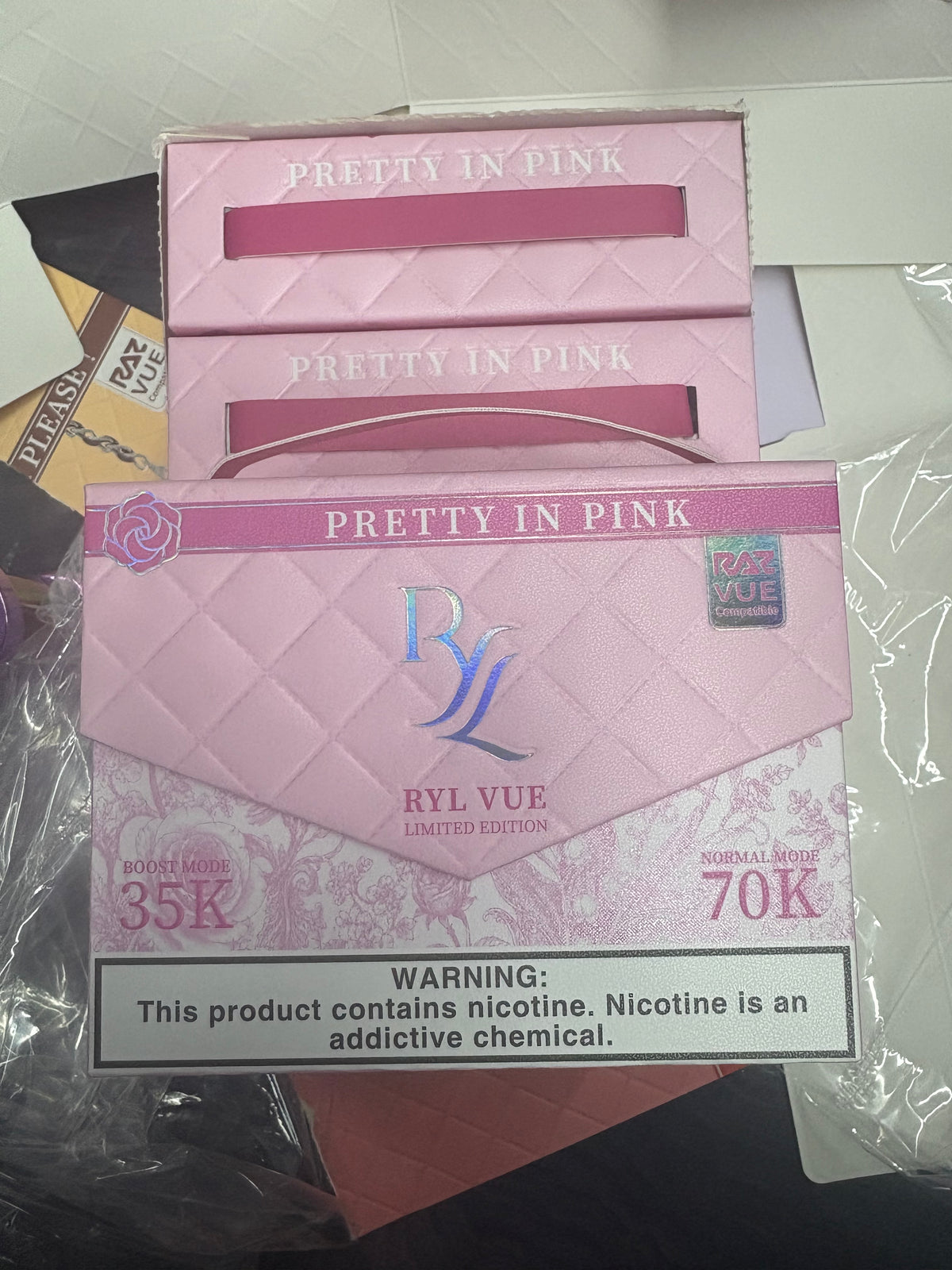 Raz Vue kit 70k hits Pretty In Pink