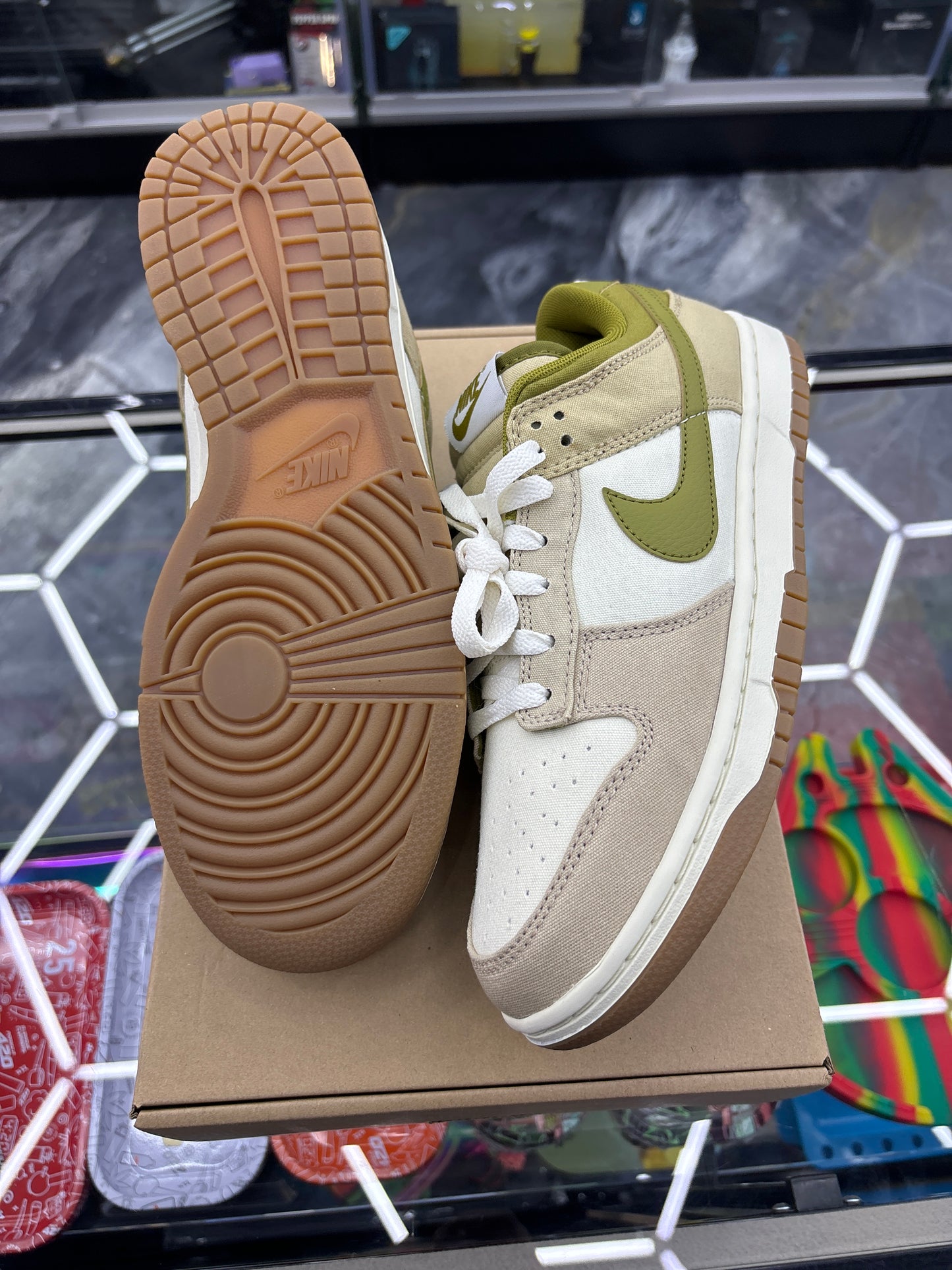 Nike dunk low sailor/Pacific moss cream size 9.5 M