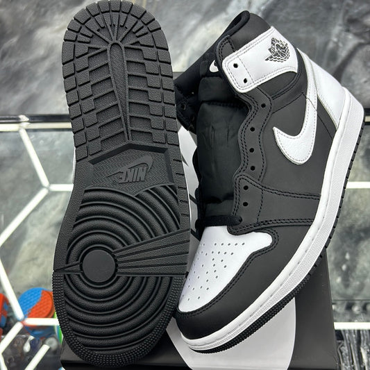 Air Jordan, one retro high OG, black/white size 9.5 M