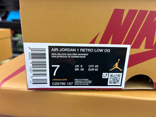 Air Jordan 1 retro low og sail size 7