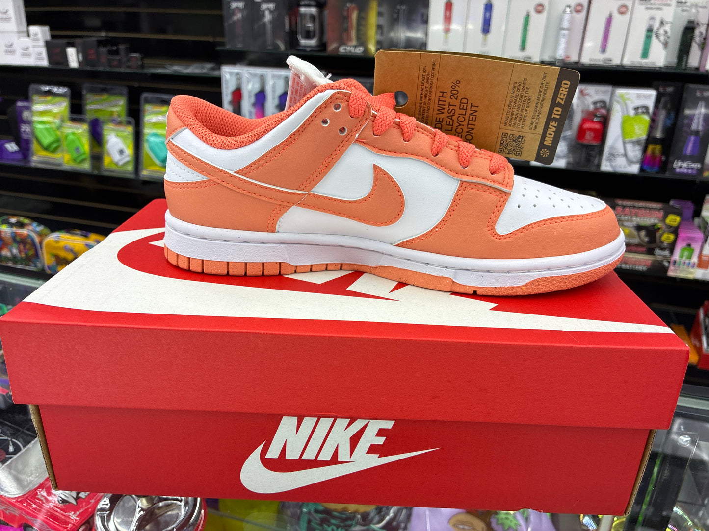 W nike dunk low next nature white/ wild mango size 6