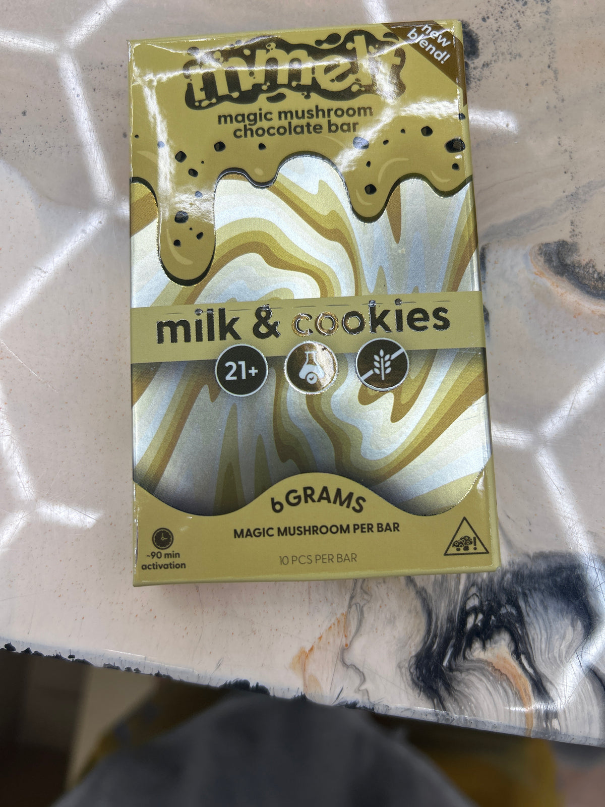 KMmelt magic Shrum chocolate bar 6g milk & cookies