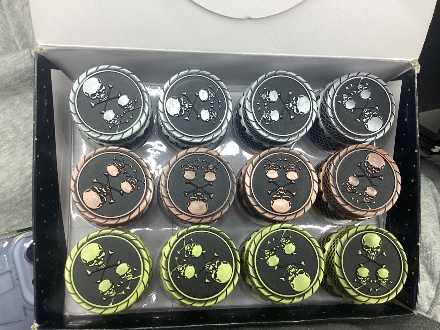 Gold silver bronze skull head grinder