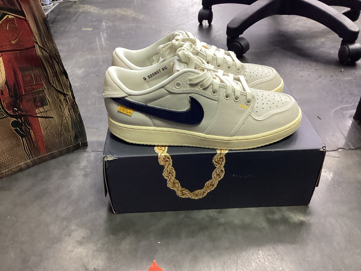 Nike dunk lows unions men’s size 9