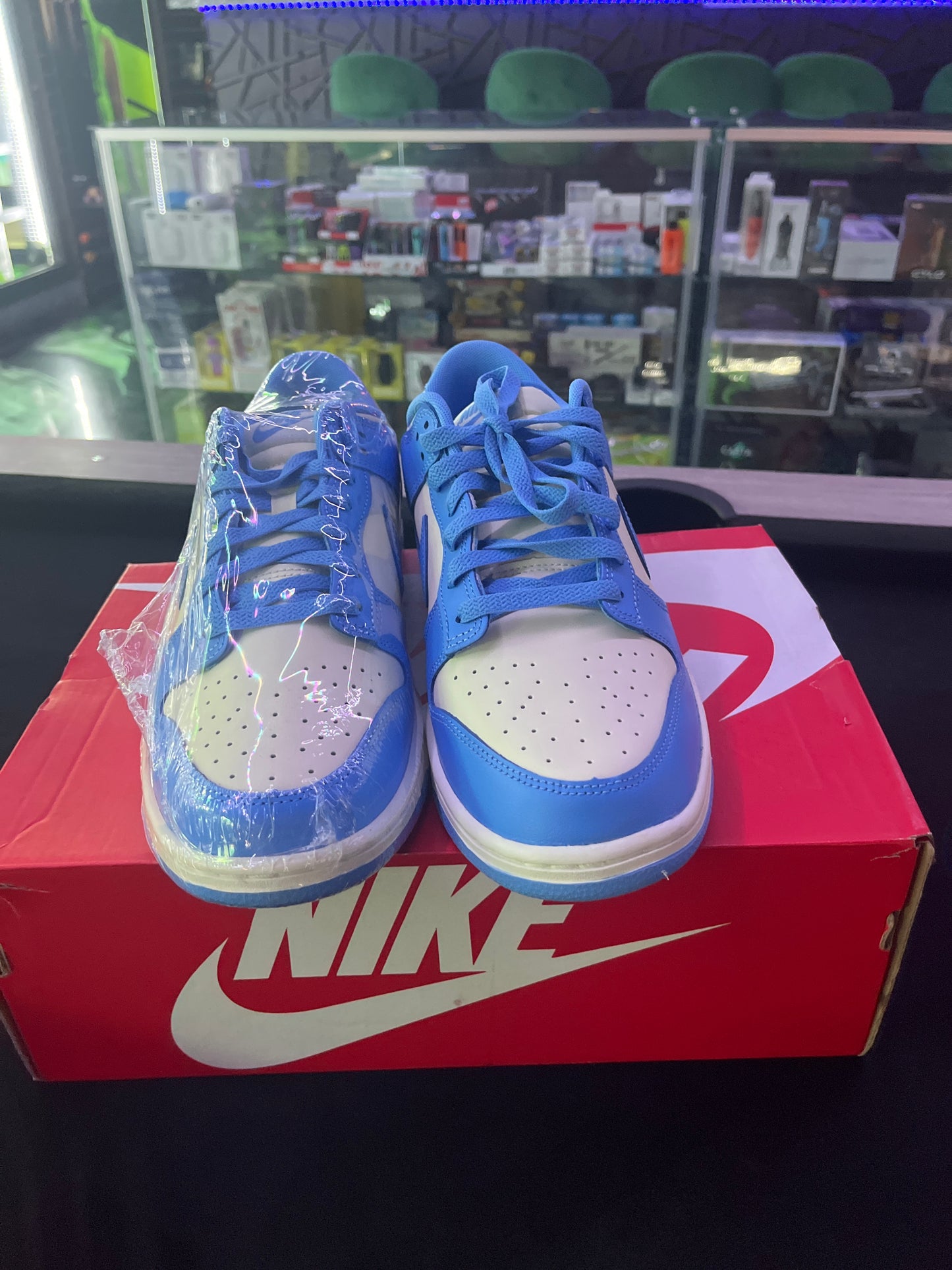 Nike dunk low retro university blue 10.5