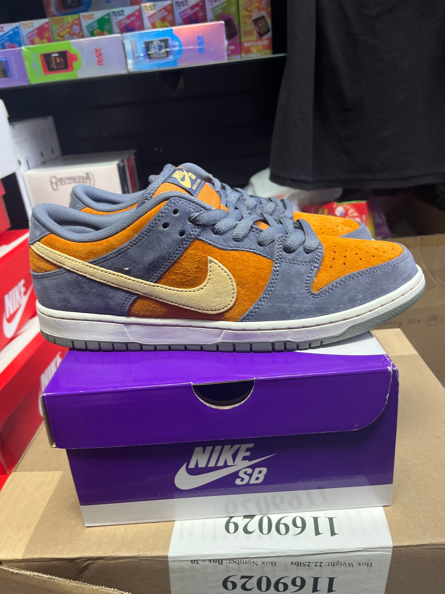 Nike sb dunk low pro light carbon size 11