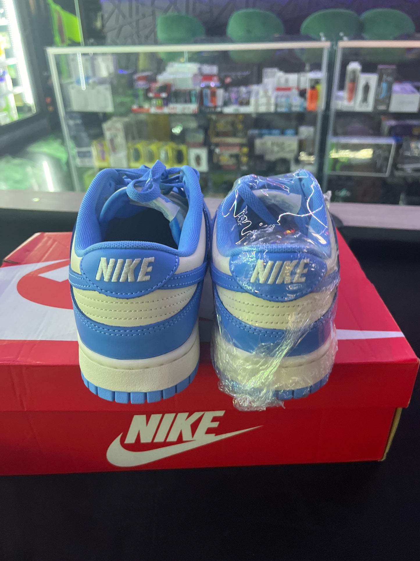 Nike dunk low retro university blue 10.5