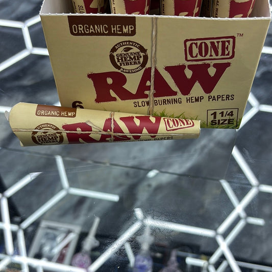 Raw organic hemp 1 1/4  6 pack cones