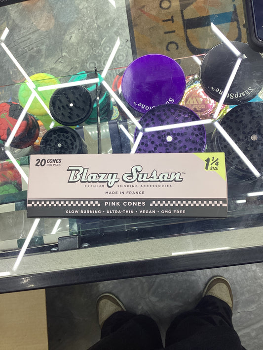 Blazy Susan 1 1/4 pre rolled cones pink 20ct