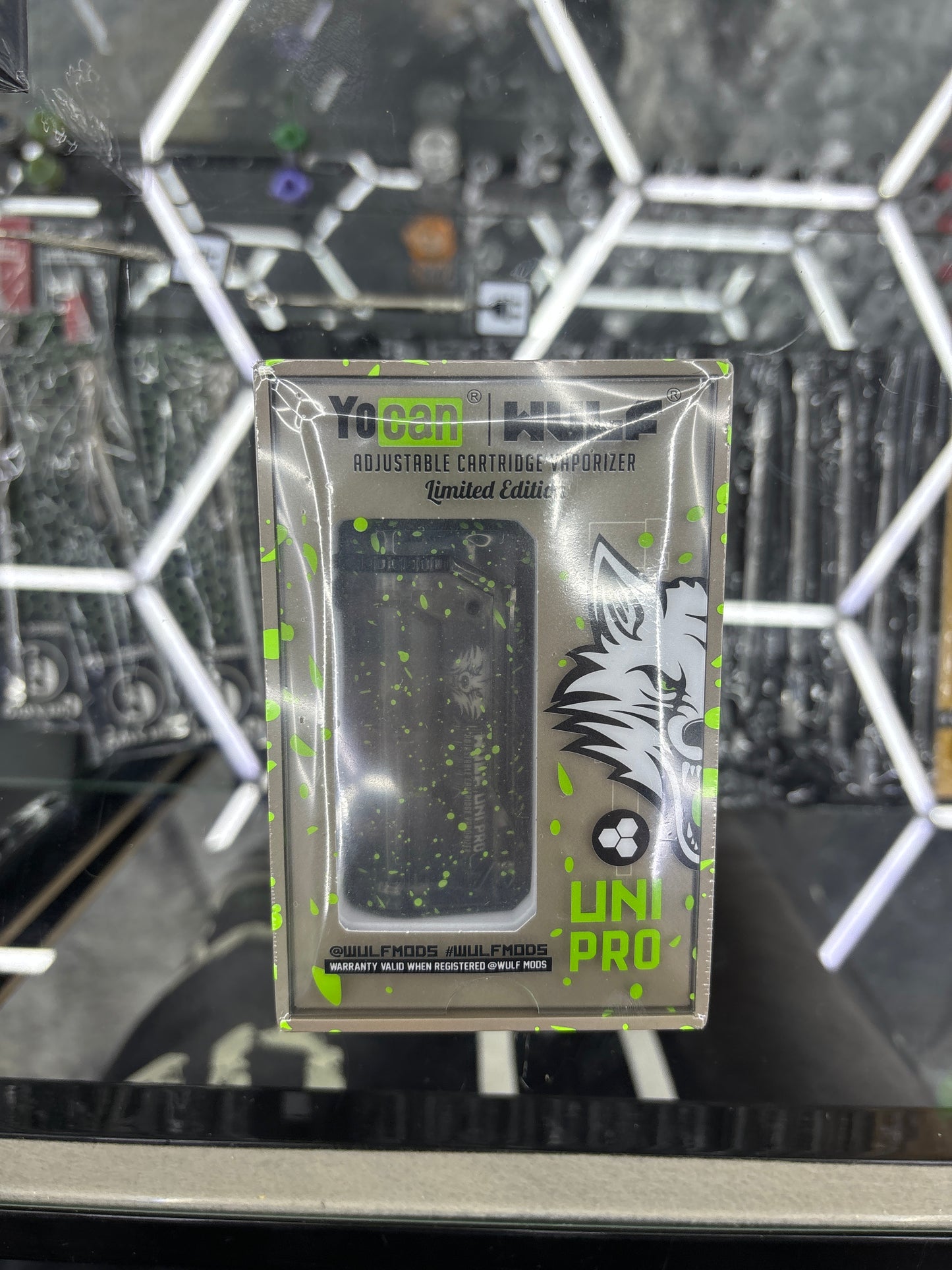 Yo Ken, Wolf adjustable cartridge, vaporizer, limited edition Uni pro black with green spots