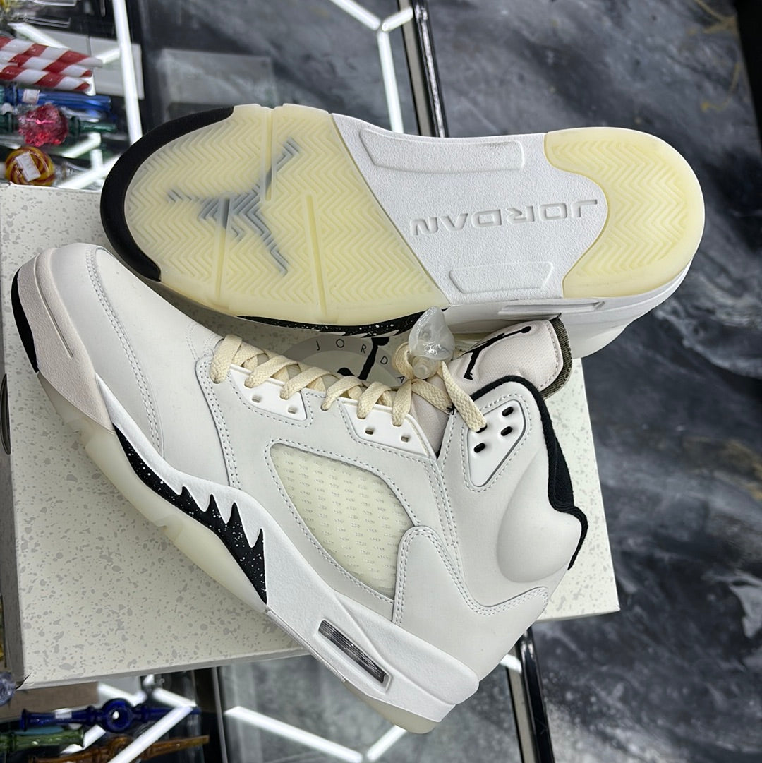 Air Jordan five retro SEFN77405–100  size 10 m￼