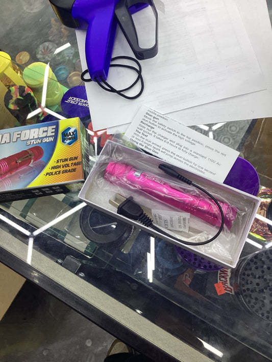 Jaguar alpha force stun gun pink